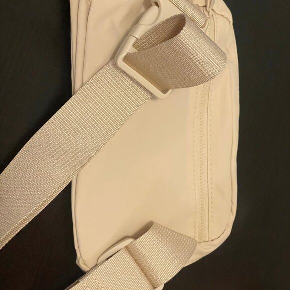 Primal Queen Belt Bag - NWOT - Picture 2 of 2